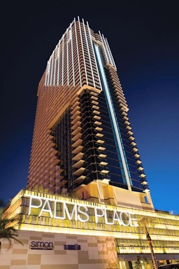 Luxe Condo Balcony Strip View Free Parking Holiday home *