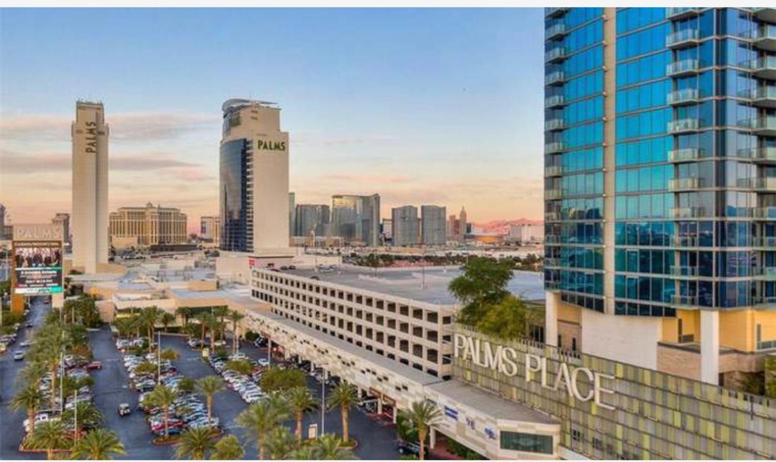 Luxe Condo Balcony Strip View Free Parking Holiday home *