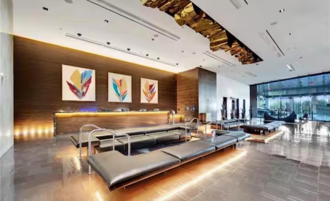 Luxe Condo Balcony Strip View Free Parking Holiday home Las Vegas