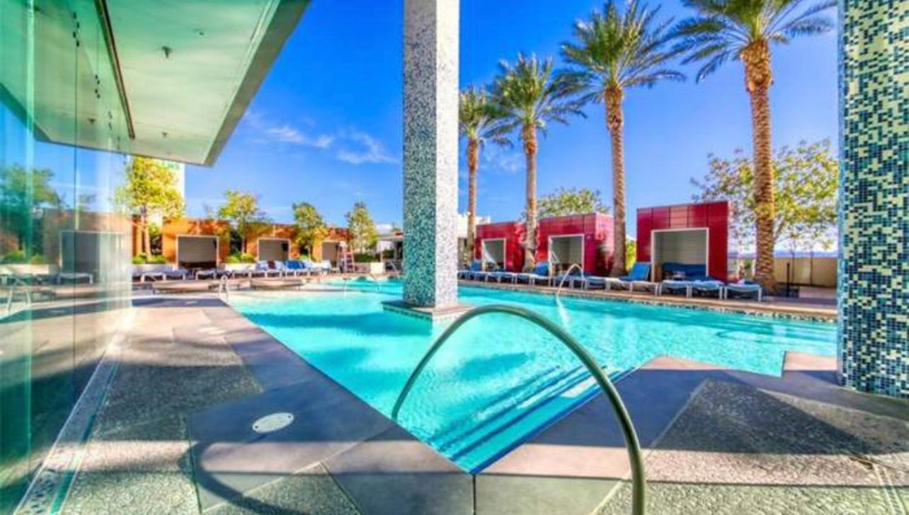 Luxe Condo Balcony Strip View Free Parking Holiday home Las Vegas